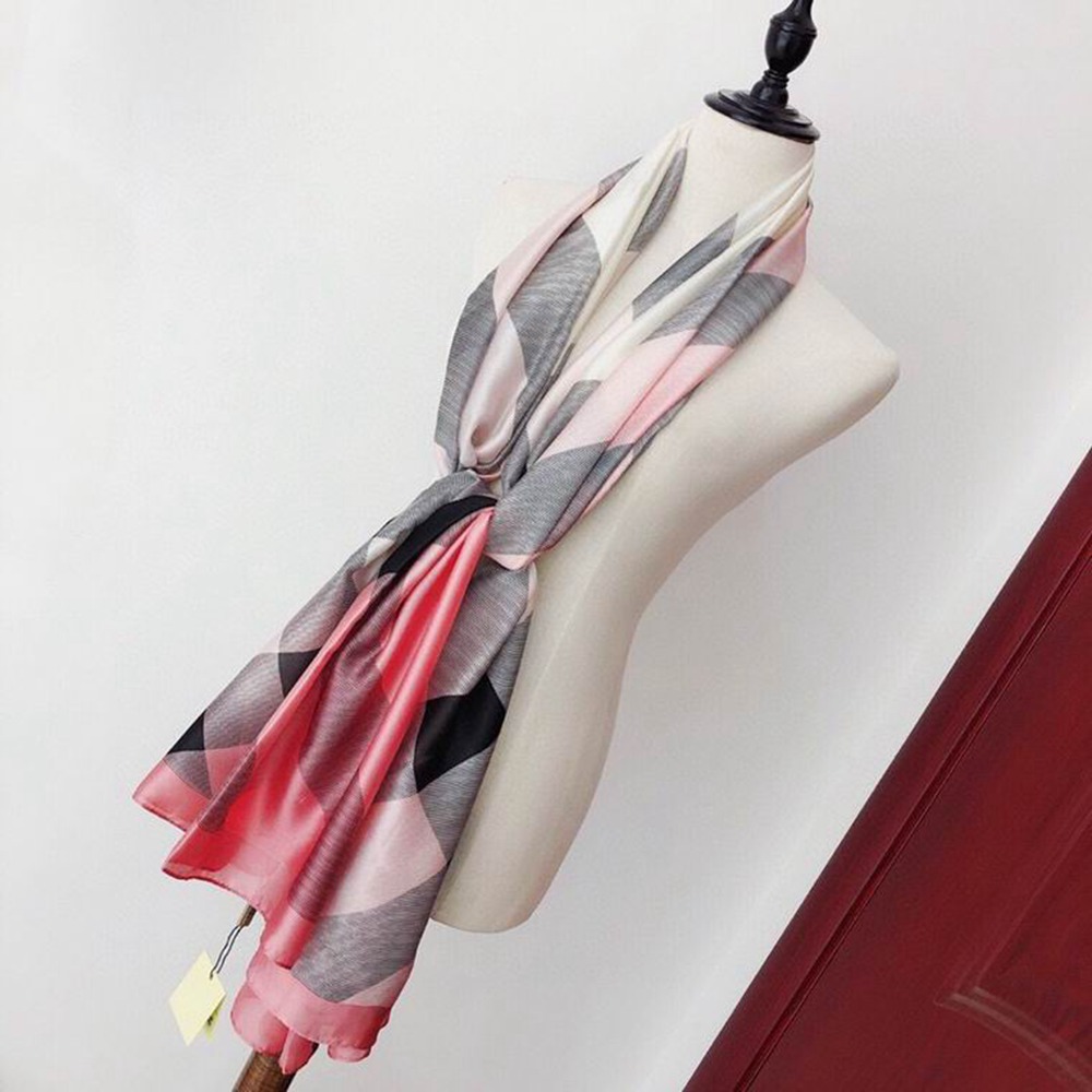 Bv*b*rry Scarf